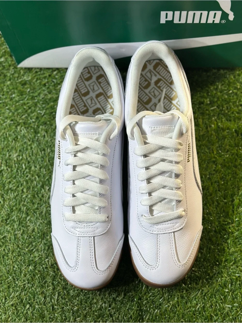 PUMA ROMA CLASSIC GUM LEATHER, SIZE: 11.5 MENS, COLOR WHITE/ GOLD, GUM, NEW